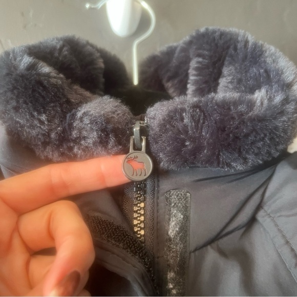 Abercrombie Kids girls jacket size: 5/6 color: black/ white - Picture 6 of 8